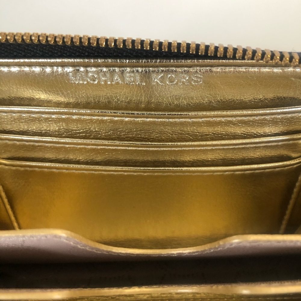 Michael Kors Embossed wallet - Picture 5 of 6
